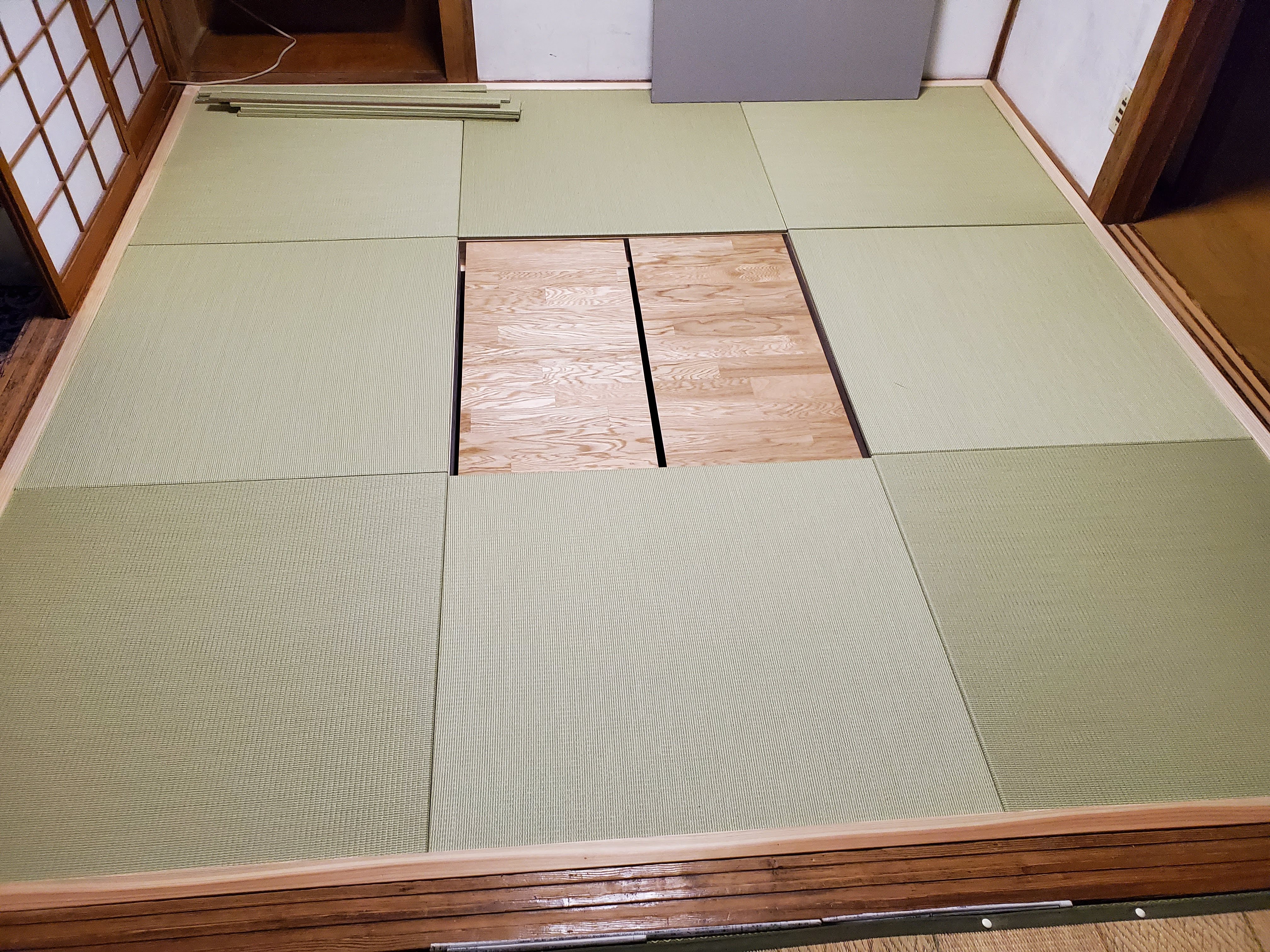 真ん中の畳を取った様子