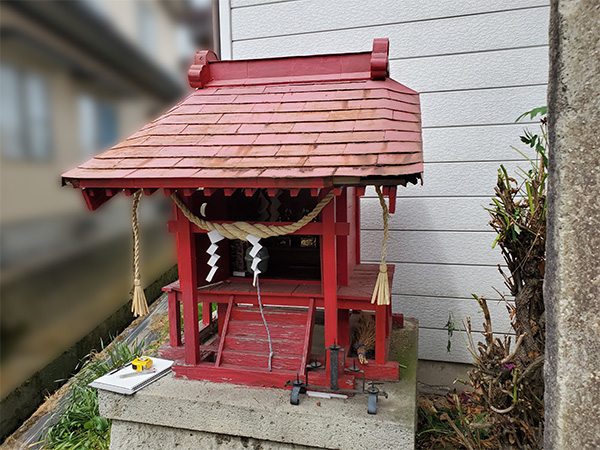 稲荷様工事前の写真